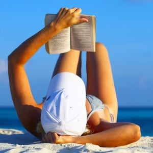 Looking for some great summer reads for military spouses? This is a PERFECT summer reading list for military spouses.