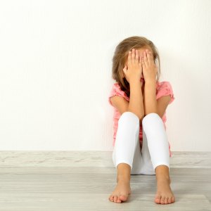 Learn how to stop a complaining child using a list of perfect (and positive) responses! Positive parenting approach to stop a whining child.