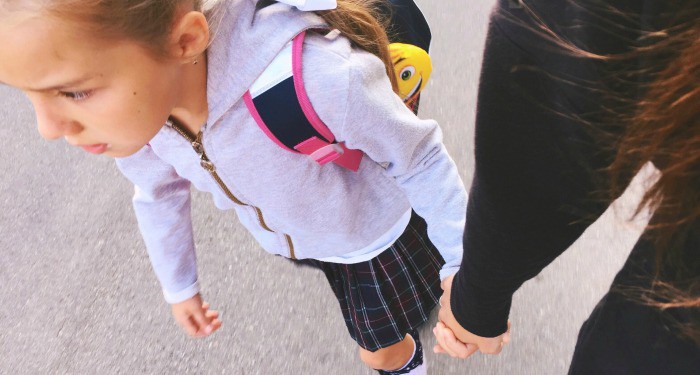 Does your child struggle with back-to-school anxiety? Try this simple but powerful technique to help your child conquer back to school anxiety or worries. #backtoschool #anxiouschild #anxietyinkids #calmkidsdown #newschool #positiveparenting #helpkidstransition