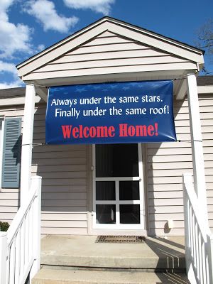 Military homecoming sign
