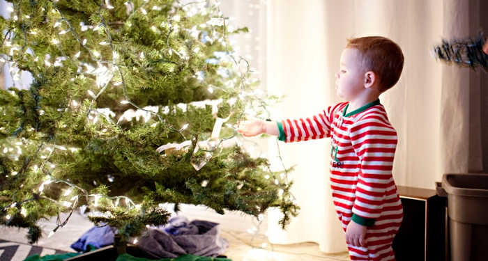 What do you do with rude kids during holiday visits? Especially disrespectful kids when visiting family. Here's how to handle disrespectful kids during the holidays. 
